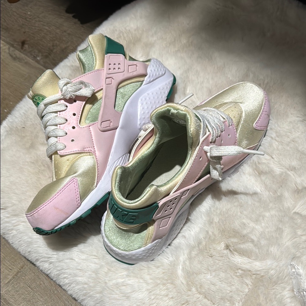 Nike Women's Pink and Gold Sneakers